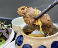 Mắt Cá Ngừ Hầm Thuốc Bắc